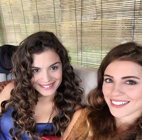 aslimyqueen's tweet photo. Aiy yerler sizi yerler ne tatlısınız öyle siz  @Aslibekiro @ezgieyuboglu http://t.co/4CLohcdAGQ