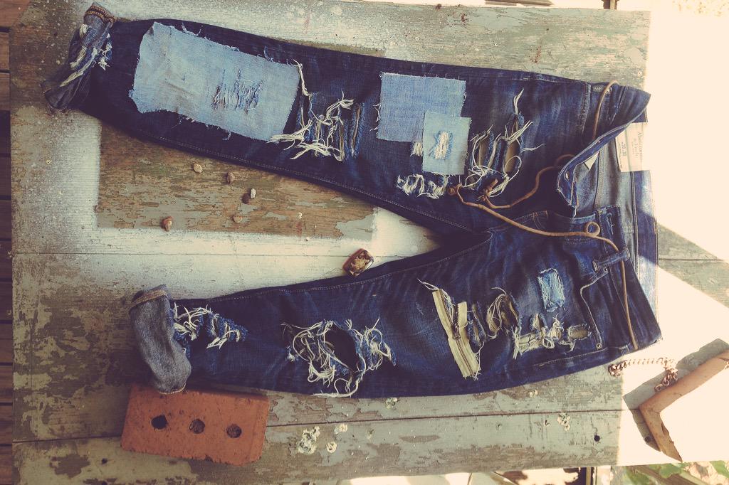 DARK_30pm's tweet photo. New Custom denim: LOSTboyz Co.
Made by: Dylan Peevy 
#patchedDenim http://t.co/jAehfTVvj8