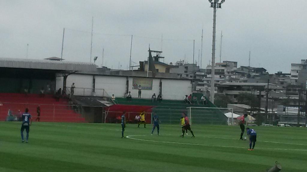 dcdarwin1986's tweet photo. Inicia el partido japan auto vs talleres sub 18 http://t.co/lMyZpyXtKe