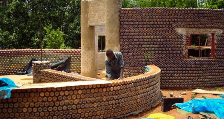 The_PlaidZebra's tweet photo. Bulletproof, fireproof, environmentally friendly homes are being made from plastic bottles: http://t.co/BhqEvrYmeO http://t.co/xvFjRsdajV