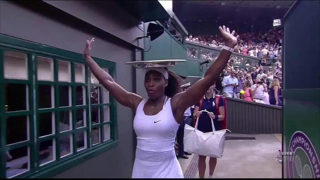 Omojuwa's tweet photo. From Compton, to winning trophies for fun! Serena Williams! http://t.co/UPBXesXTRp