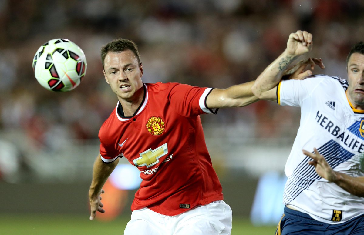 SkySportsPL's tweet image. TRANSFER CENTRE: Arsenal keeping tabs on Man Utd defender Jonny Evans. More here: skysports.tv/eCfJty