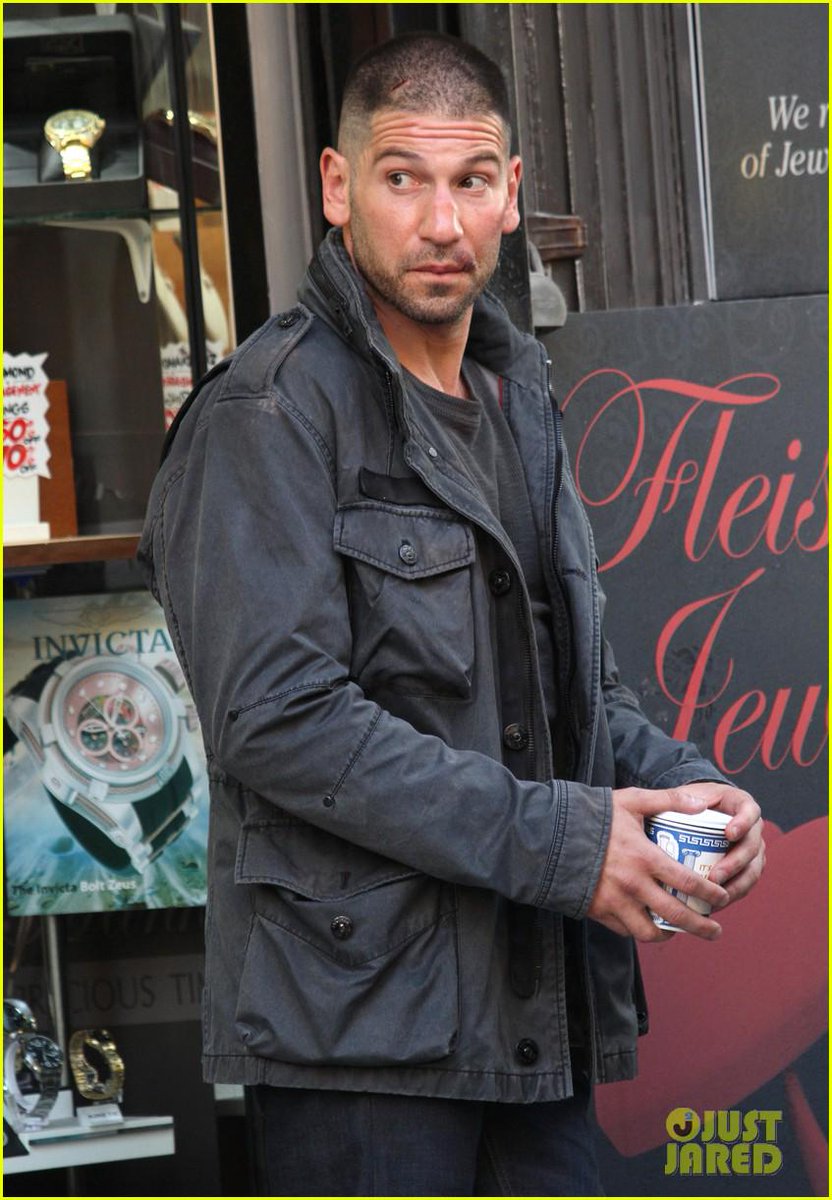 NerdGuardians's tweet photo. #Readerman Jon Bernthal nas filmagens da segunda temporada da mΓtica sΓ©rie Marvel/Netflix do Demolidor. #Punisher http://t.co/KnmYjWSASo