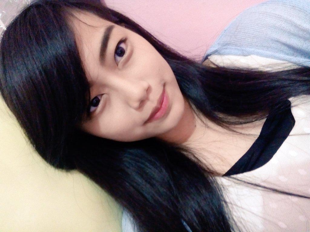 desygenoveva_ tweet picture