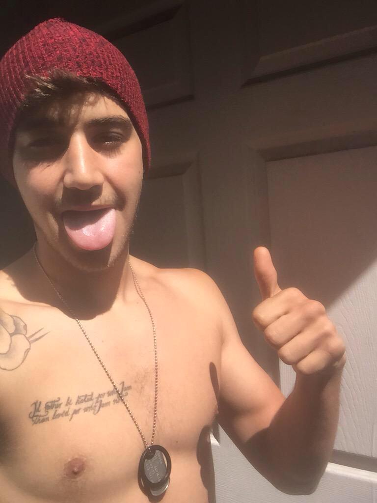omfglukee's tweet photo. I'm tattooing this on my forehead omg http://t.co/ERJj5uzvHi