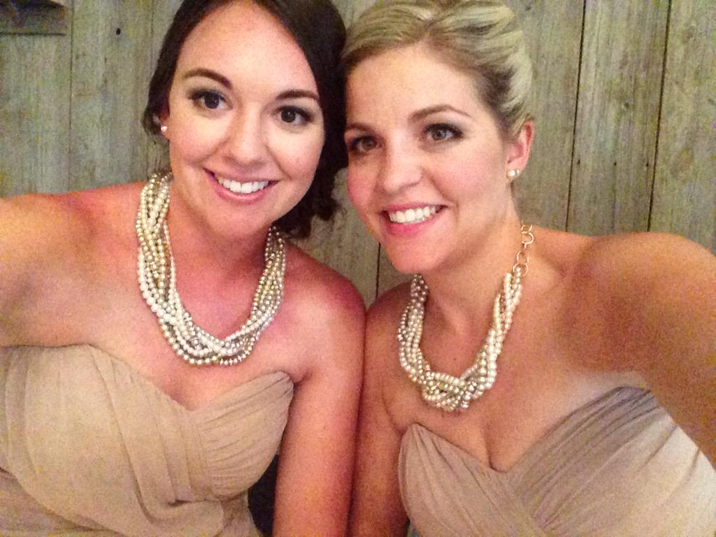 klgrainge's tweet image. Cousin love #babysaraismarried #drunywedding #middegaalsrepresent