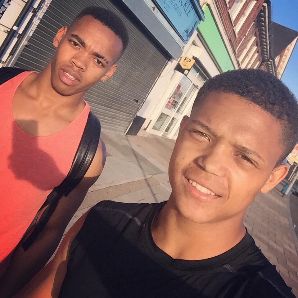 JoivanWade's tweet photo. The lighting was good... Can you blame us? #WeHadToo #YouWouldHaveDoneTheSame #PleaseDontJudgeUs @PercelleAscott http://t.co/2WMtouPZn0