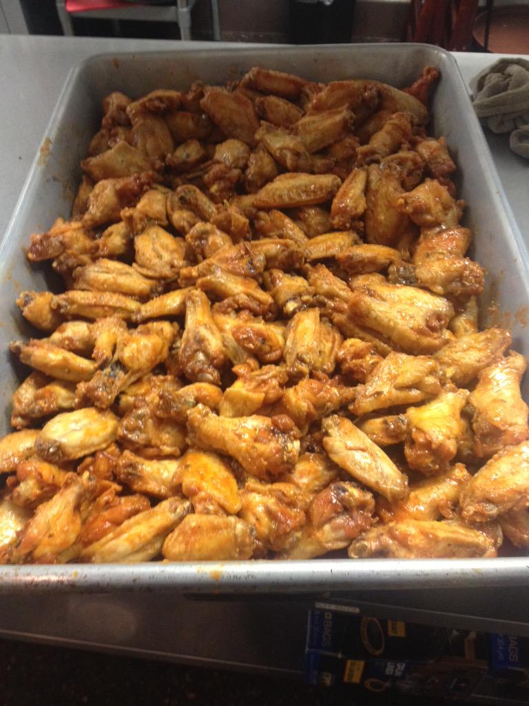 TheMaylonHouse's tweet photo. Next Friday its bike night. Ribs and wings all you can eat http://t.co/hKttc4k4Kl