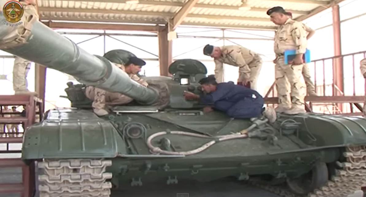 العراق يشتري 100 دبابه T-72 مستعمله مع مدرعات من التشيك  CJqCGAtWsAE9ybw