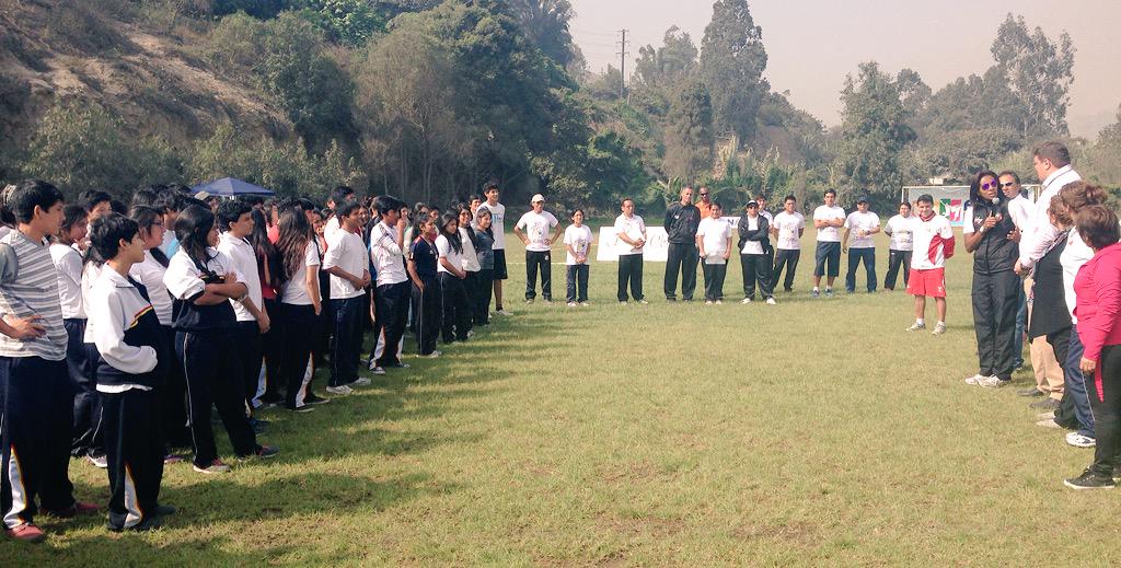 LeylaChihuan's tweet photo. #FestiDeporte Empezamos hoy en Chaclacayo con #Judo #Rugby #Badminton #MuayThai #Hockey http://t.co/bLGDdevtuB