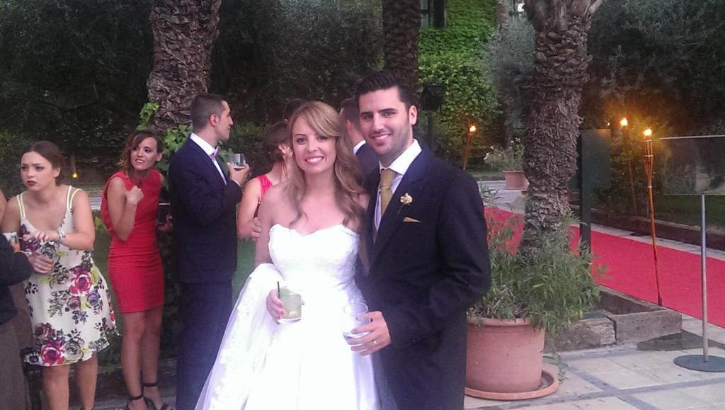 MiguelAngelGa90's tweet photo. Llegan los novios a #bodaireneyenma guapusimoooooossssss!!!!!!@epuntoppunto http://t.co/Wh3njwt42n
