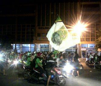 Alhamdullilah, Sahur On The Road Bonek Persebaya Surabaya sukses. Semoga bisa menjadi berkah, suwon partisipasinya.