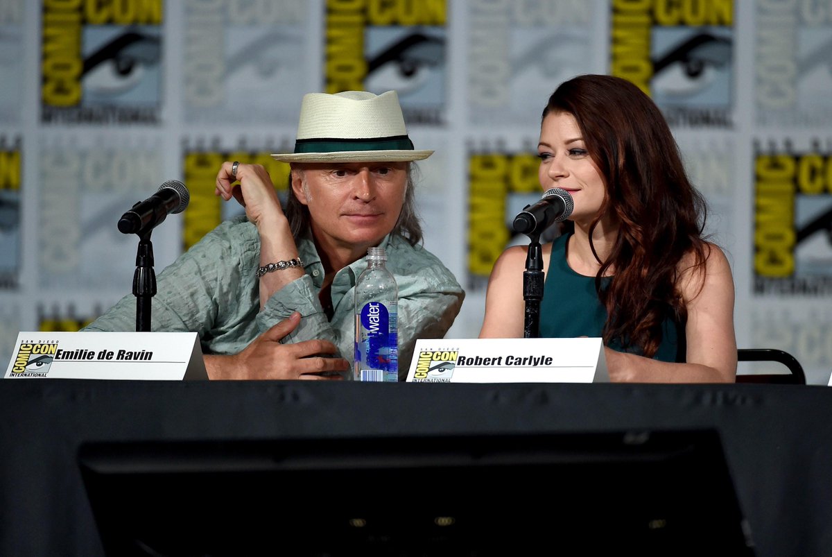 albumineOUAT's tweet photo. HERE ALL PHOTO AND VIDEO of #REMILIE #ComicCon2015 #Rumbelle #OUATS5 !!! :)) https://t.co/QAzghEGwSQ http://t.co/92XWs3ZLKy
