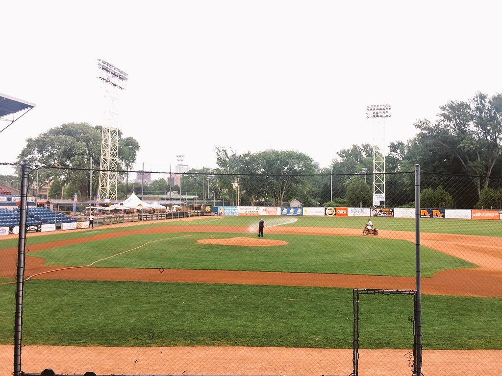 gostanapp's tweet image. Il fait beau et chaud aux @CapitalesQuebec ! La partie commence dans 45 min! #gocapgo