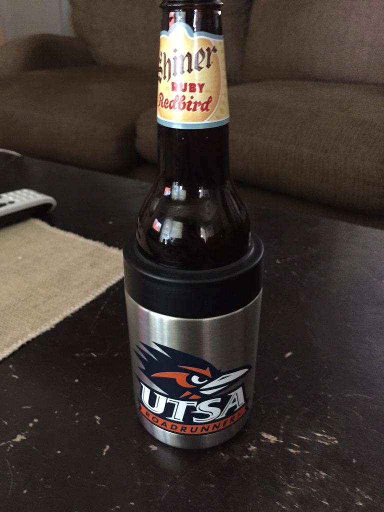 MuenninkTimothy's tweet photo. Yep, pulled the trigger on one. Then had to customize it. #utsagearitup #putabeerinit #colster #keepthebeercold http://t.co/JFHfpMxwld
