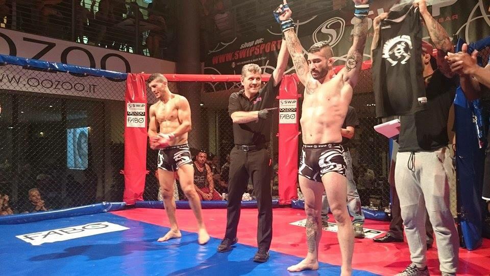 SantaMuerte145's tweet photo. @AldricCassata win this fight in italy tonight ! Next stop #BCMMA12 http://t.co/5i8Ff5TL3B