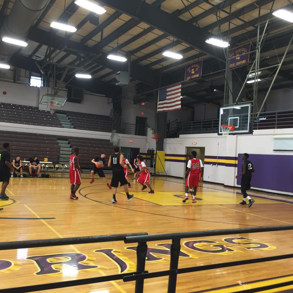 andrew_th3great's tweet image. In this cold world you gotta fire back🎶 #stepbackjumper 🏀