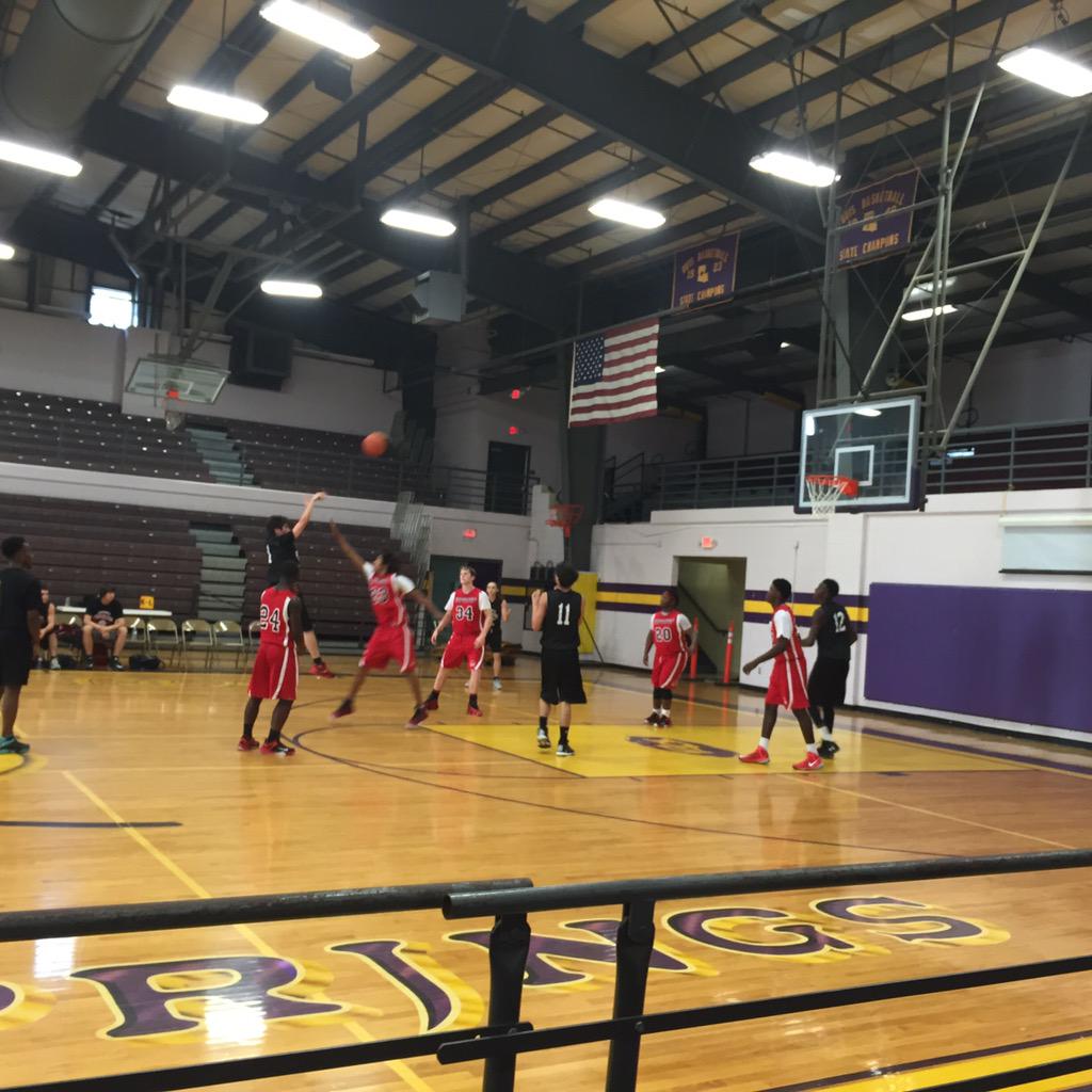 andrew_th3great's tweet image. In this cold world you gotta fire back🎶 #stepbackjumper 🏀