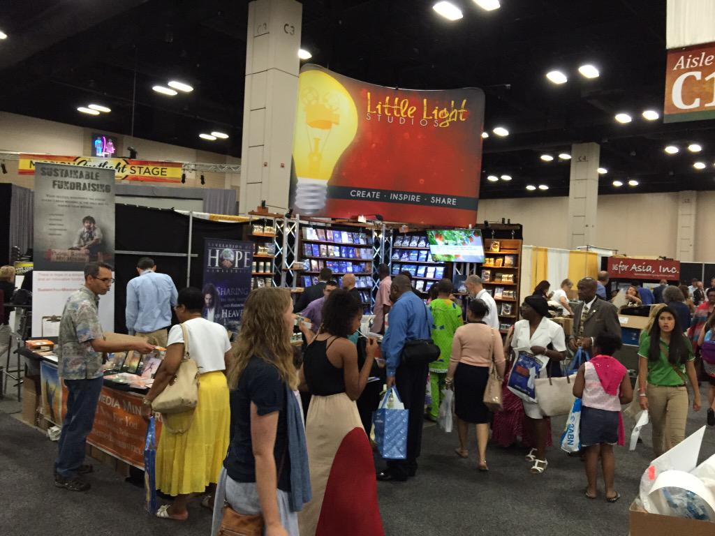 LLS_Espanol's tweet photo. Ya casi se termine GC en San Antonio!! #GCSA15 #GCSA2015 #lls_español ven a nuestro Booth tenemos DVDs http://t.co/LOd1uPyWsY