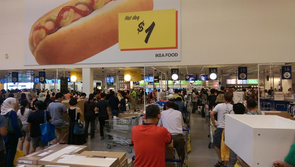 Marc4588's tweet photo. The lines at Ikea first thing in the morning. #ikea #earlybird #earlybird #hotdog http://t.co/GF4vZrcSPc