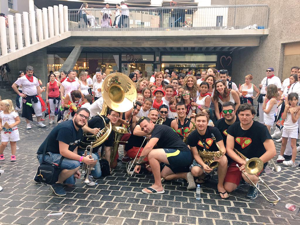 KriptonitasBand's tweet photo. Terminado el primer dia junto la peña #Disloque! #Torico #Teruel #Kriptonita http://t.co/XRq4bkp3uX