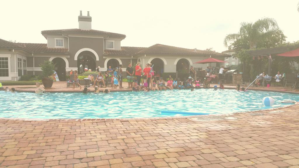 Verified_Bo's tweet photo. #vineyardsaptkaty treats you like a VIP. The #poolparty was awesome live music, food, dessert, drinks, &amp; prizes http://t.co/w7Uogs2J5w