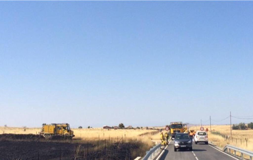 vibahernando's tweet photo. @hoyextremadura Incendio en el término de ibahernando http://t.co/l0PSCEBLRC http://t.co/oGNQaTjAxN