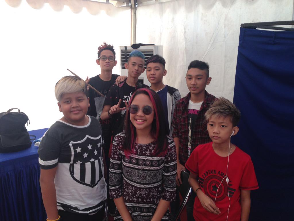 BandLittlewings's tweet photo. di backstage Inbox SCTV pagi ini :) http://t.co/2jx2a5p3lv