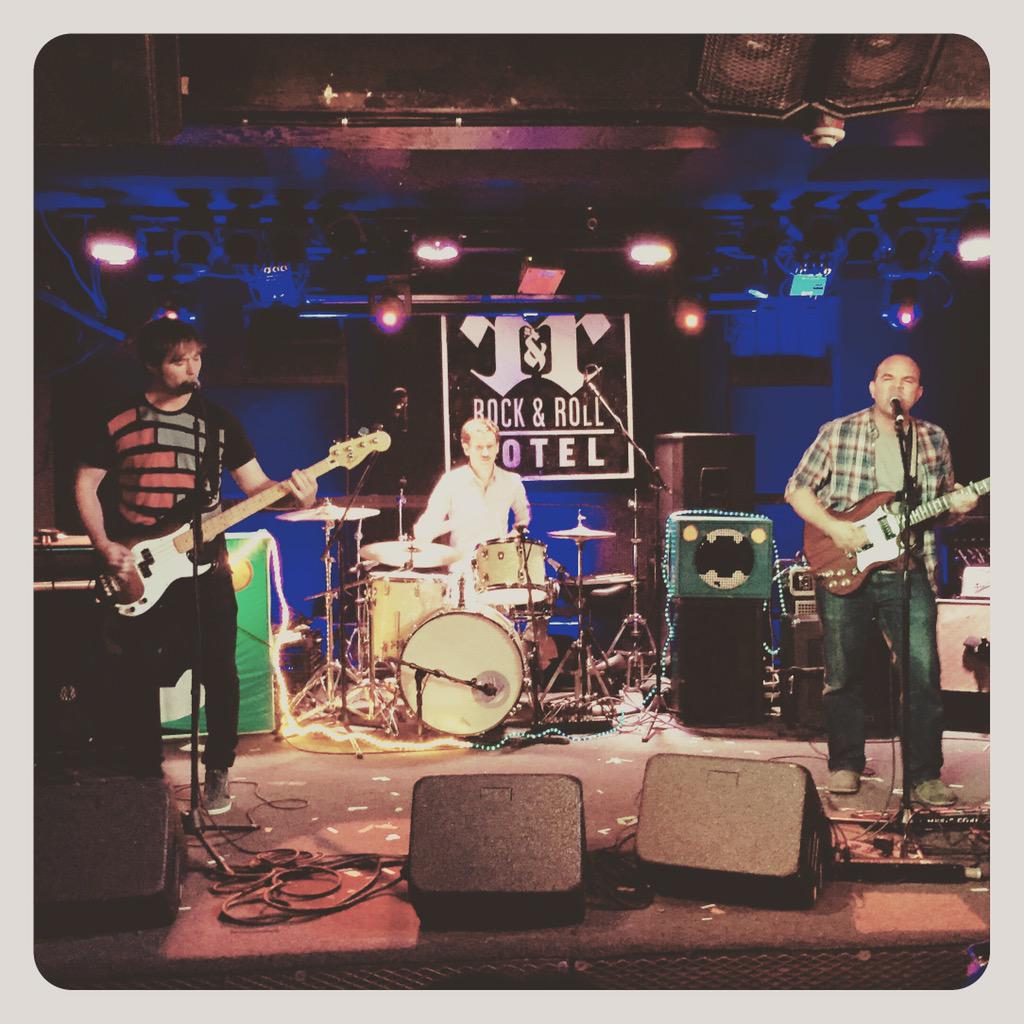 Typefighter's tweet image. .@theeffectsband playing now!