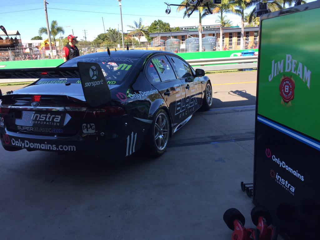 SuperBlackNZ's tweet photo. Qualifying starts for Supercars  Go Andre! #V8SC #Onlydomains http://t.co/Fw0QoIYlwm