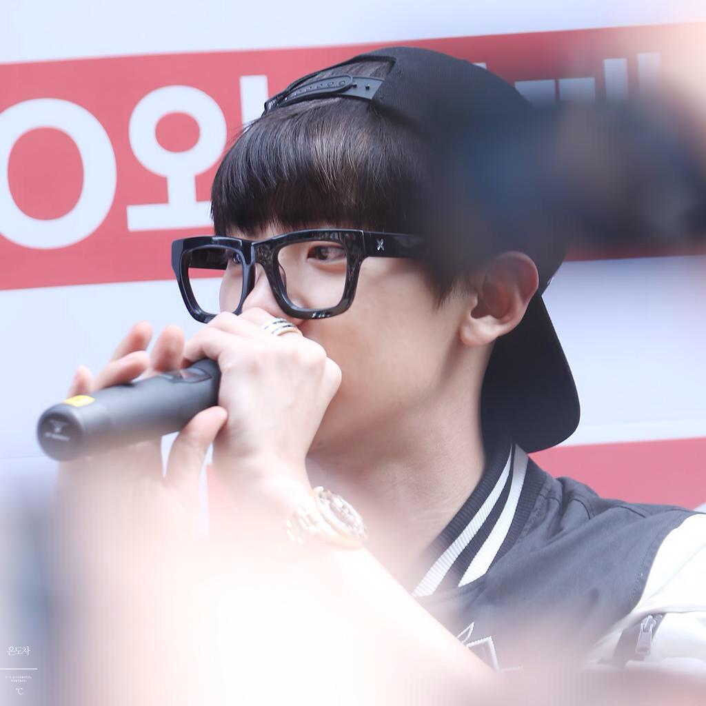 EXOfanbase_Int's tweet photo. [HQ] 150711 SPAO Fansign Event - EXO CHANYEOL

cr: 온도차 http://t.co/ebrwRjqFp1