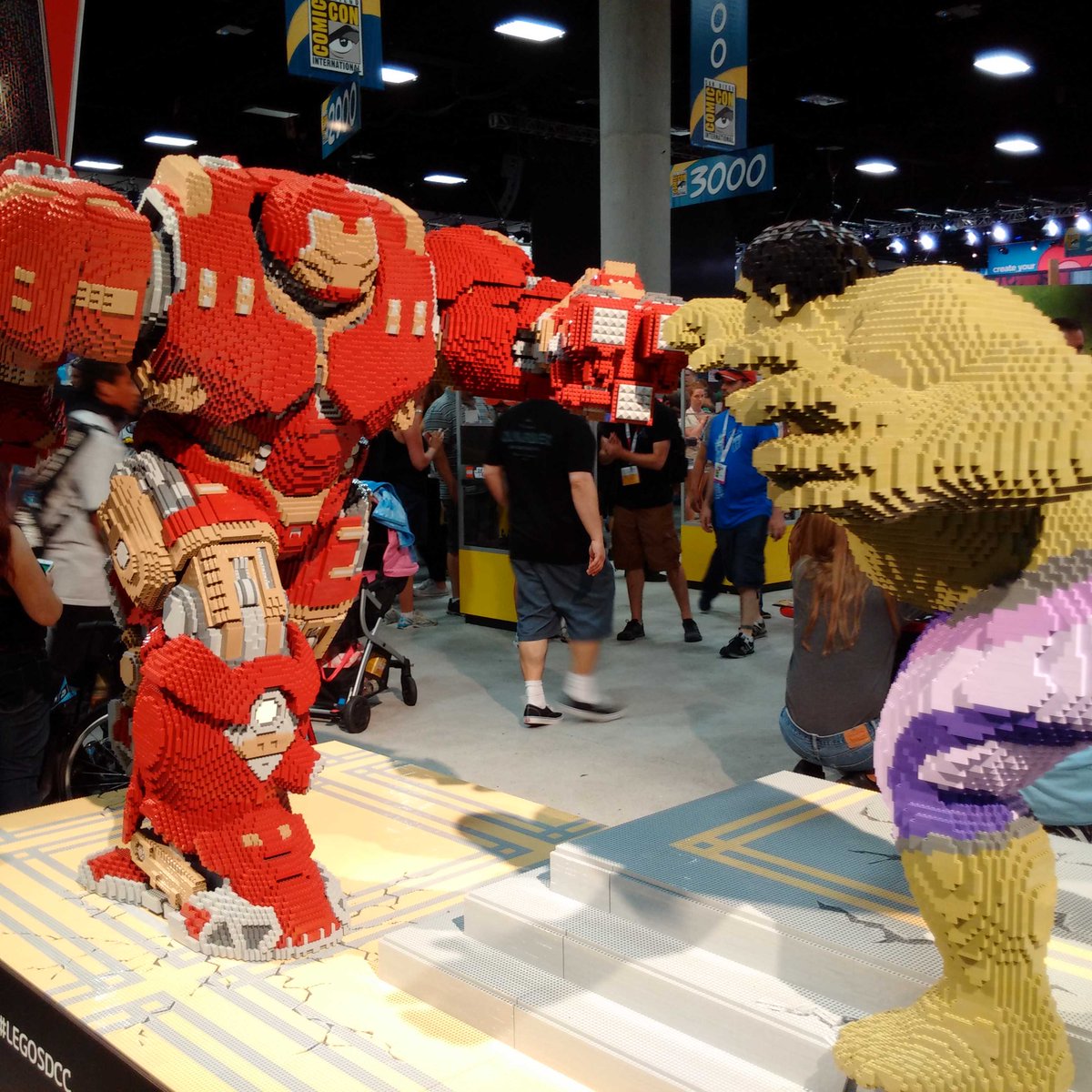 nchristopher72's tweet photo. Crazy Lego statues at Comic-Con! http://t.co/uGj9iSS1lx