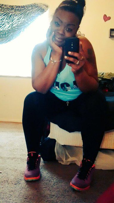 Met somebody mom today at work. She so pretty #Elaina can't wait to drink n chill tonight 😁😁 http://t<a href="/tag/elaina"class="tags"><span>#elaina</span></a>