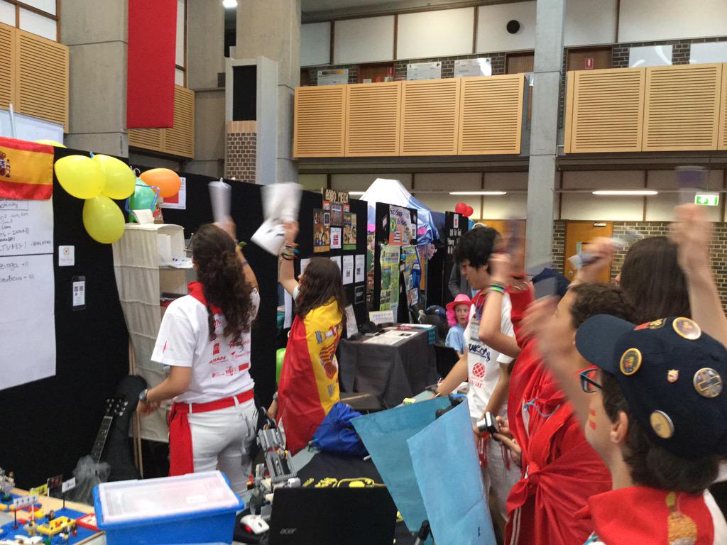 LA_Curiosity's tweet photo. Day 3: ready for round 3! @LA_Curiosity @colegioamigo @FLLNavarra @FLLSpain @FirstAustralia #API15 http://t.co/QYa8ohljrt