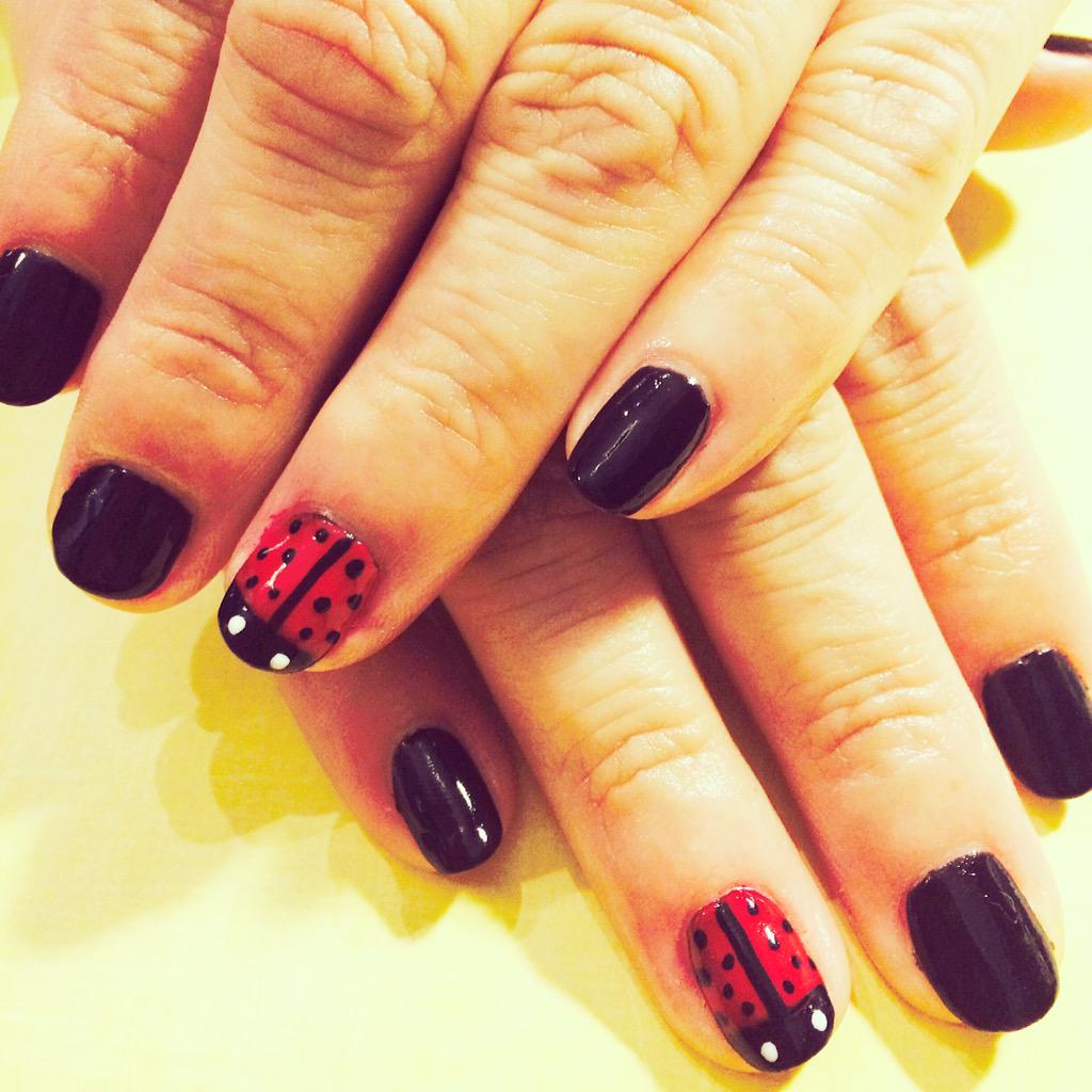 geminiatxnails's tweet photo. @CNDWorld #shellac #nailart #nailporn @Nailitmag #geminiatxnails  #freehandnailart #ladybugnails http://t.co/UW50T6VQZd