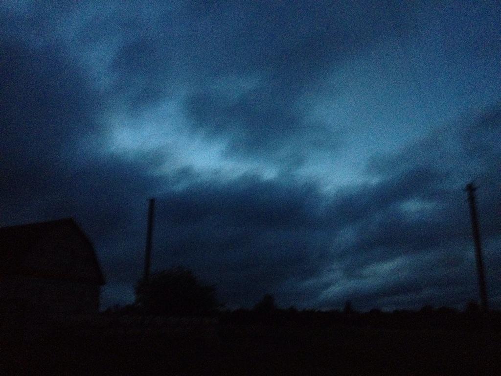 your___hell's tweet photo. @ilyasherbinin бро, я✋
Что-то не видно пока солнца;( http://t.co/CITdlV6BMt