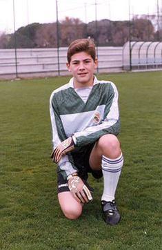 Kabar_RM's tweet photo. 1990 seorang anak kecil bergabung dgn RM. 25 thn kemudian (2015) ia meninggalkan kita. #ThankUcaptain, hero, legend! http://t.co/7E7Bn2eMoy