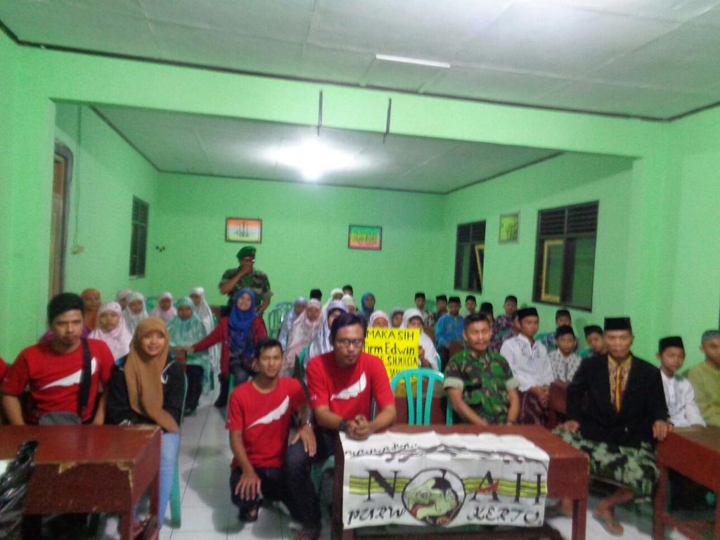 Sahabat_Pwkerto's tweet photo. Baksos sahur kerjasama dg Koramil 03 Kalimanah d Panti Asuhan Darrul Istiqomah tadi pagi colek @NOAH_ID @nolongermine http://t.co/b9bvFXi9Ta