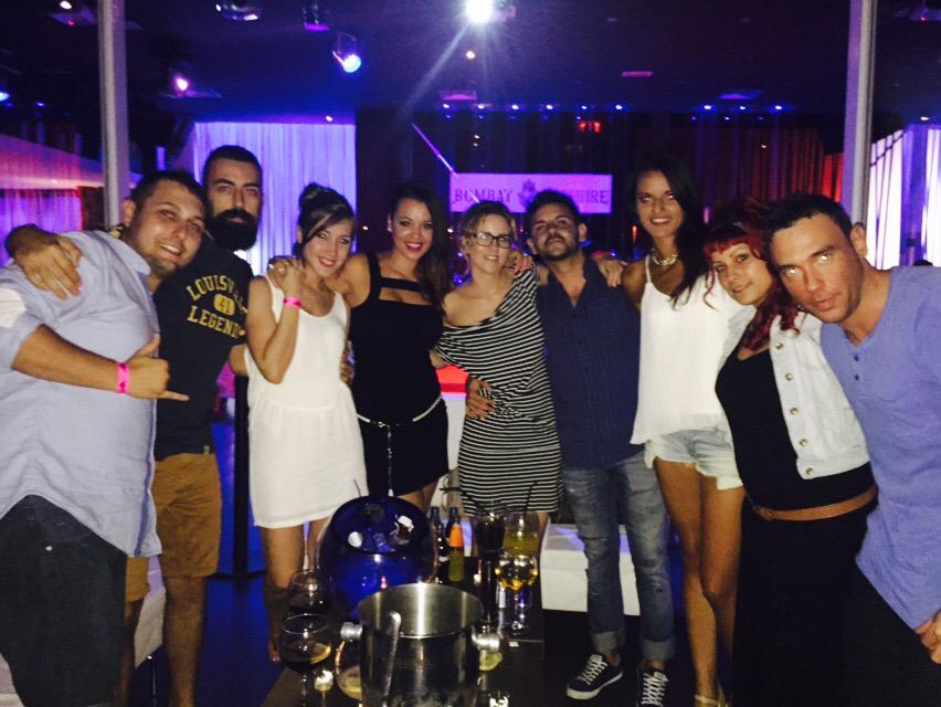 ismapen's tweet photo. Estas copas las paga el 4 del river del #SJ250 gracias @PokerStarsSpain lo siento #MonkeyDope http://t.co/EjJBmwWH0U