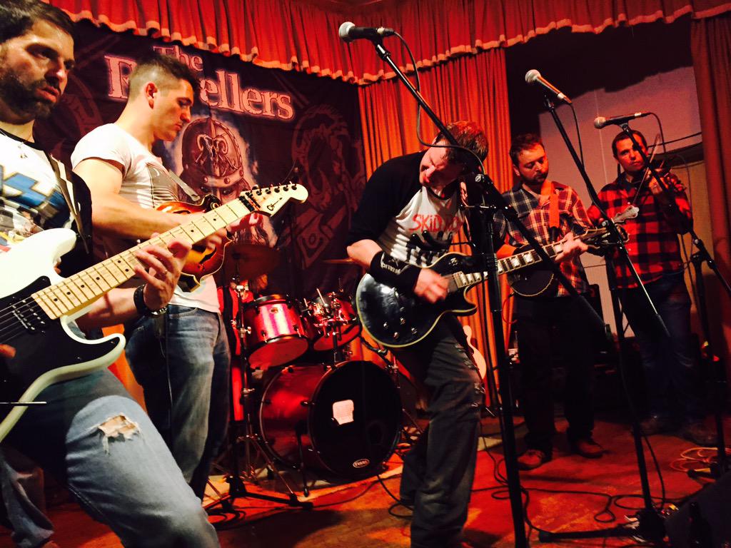 UnstFest's tweet photo. @TheRevellers - there's no doubt about it, #UnstFest loves them! http://t.co/FBWO1ZtqAx