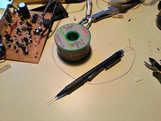 Brilliant! If you ever work with #electronics you have to try this "Pen Solder" <a href="/instructables/">instructables</a> instructables.com/id/Pen-solder-…
