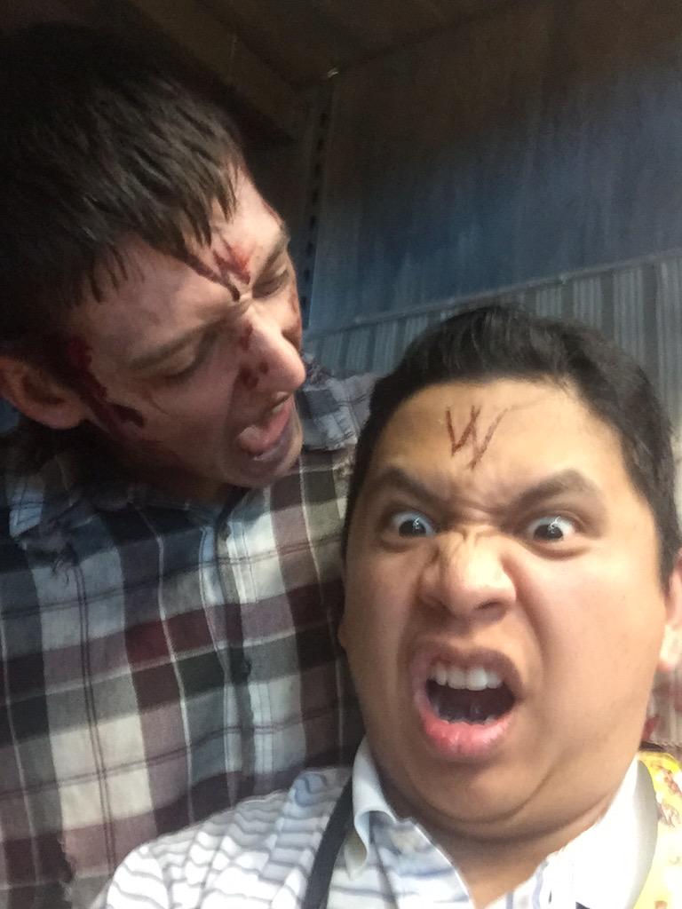 superben's tweet photo. Walker Attack! But first, lemme take a selfie! #WolvesNotFarSweeps #TheWalkingDead http://t.co/76deLmoRIV