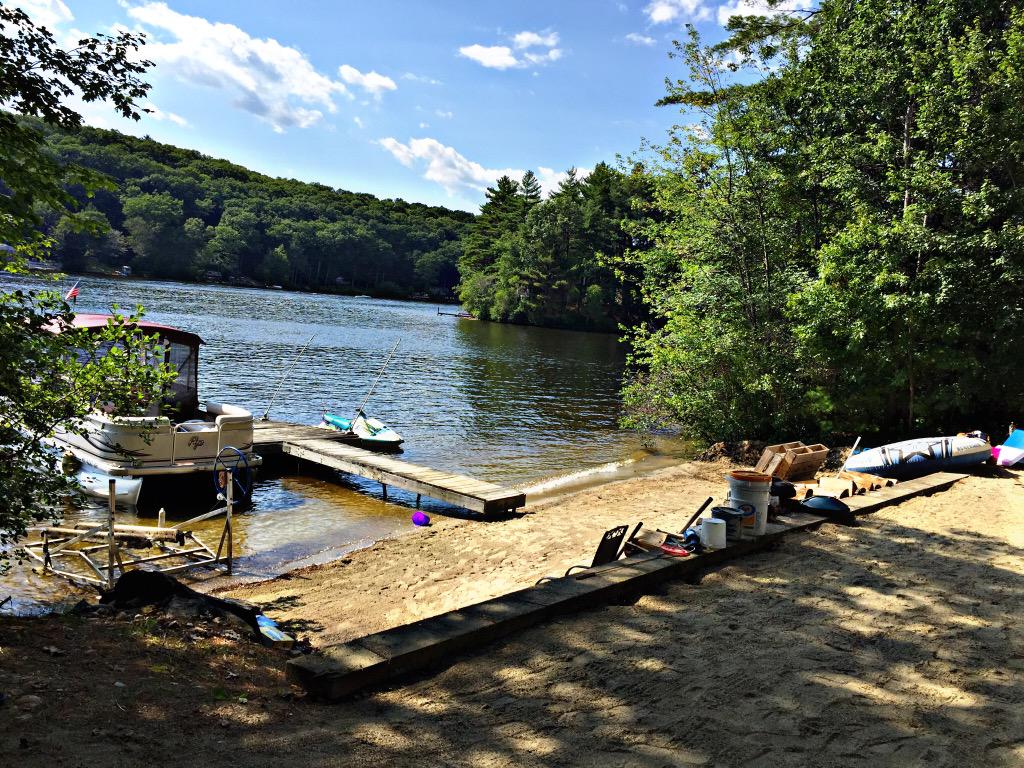 melissa_heroux's tweet photo. What a beautiful day at the lake #friends #funtime #lakelife http://t.co/QIYVvQGgU1