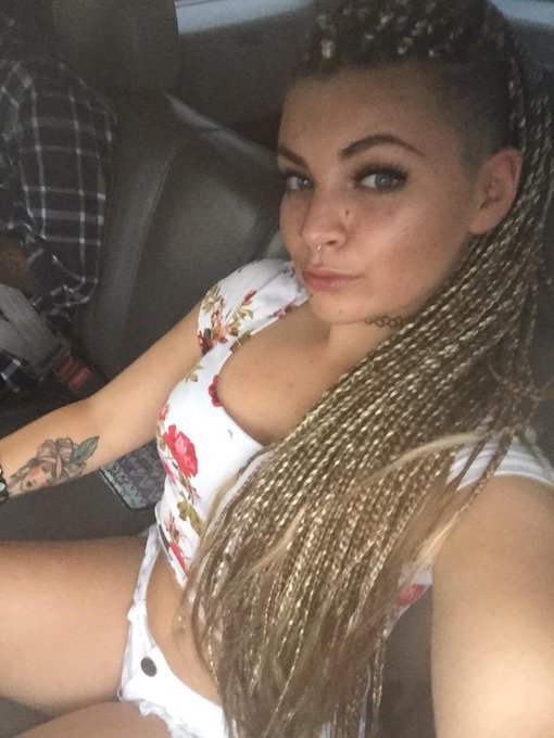 New hair 😘 #hair #amazing #BoxBraids http://t.co/NLzRBlwuRR<a href="/tag/hair"class="tags">#hair</a><a href="/tag/amazing"class="tags">#amazing</a><a href="/tag/boxbraids"class="tags">#BoxBraids</a>