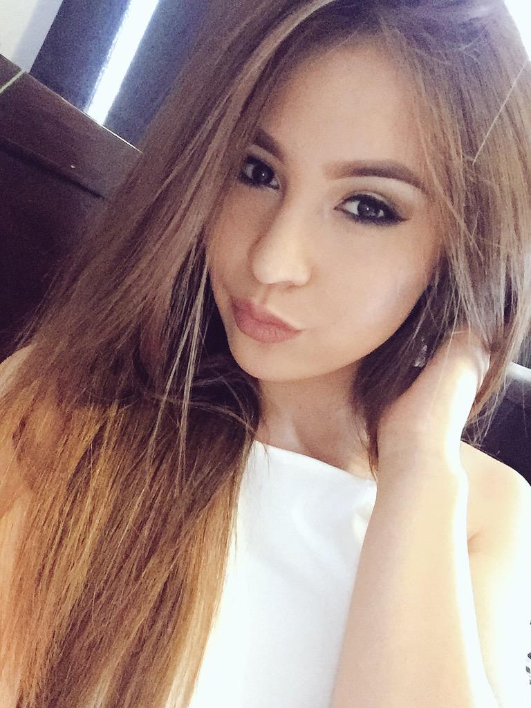 Lexa_Dree's tweet photo. Feeling myself today 💅🏼 http://t.co/mZG0G3BvfZ
