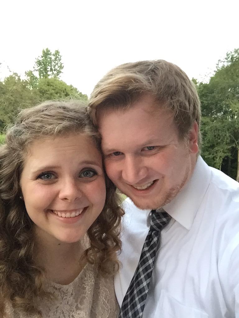 KunfusedJarrodo's tweet photo. Being at a wedding really makes it hit home I'm marrying this beautiful girl in 3 weeks❤️❤️❤️ #MosleyDownTheAisle http://t.co/HFMWOsNUoH