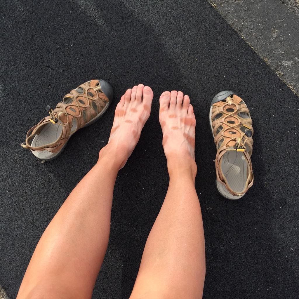 MStockwell01's tweet image. Now this, is a woman dedicated to her @KEEN shoes! #tanlines #coachchris @IronPQ
