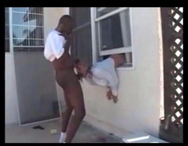 DailySexSupply's tweet photo. When bae is grounded but you just need that head no matter what http://t.co/nxaQqHhCyZ