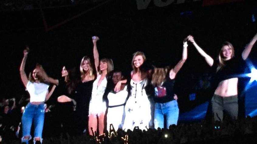 TSwiftLA's tweet photo. Karlie, Candice, Behati, Lily, Martha, Gigi,and Uzo Aduba joined Taylor onstage for Style! #1989TourEastRutherford http://t.co/OUhmTe59NL