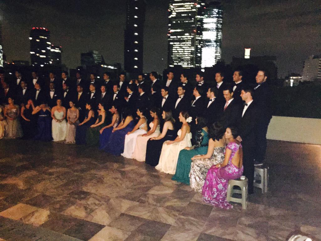 robertogaudelli's tweet photo. Así se ven estos maravillosos jóvenes @rgaudelli @paulinamtzj #IPADE15 http://t.co/BgnTMjp8hw